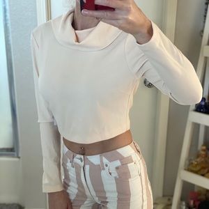 ‼️NWT‼️ STUNNING LONG SLEEVE PALE PEACH CROP TOP
